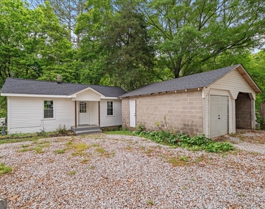 734 W College Street - Photo Thumbnail 1
