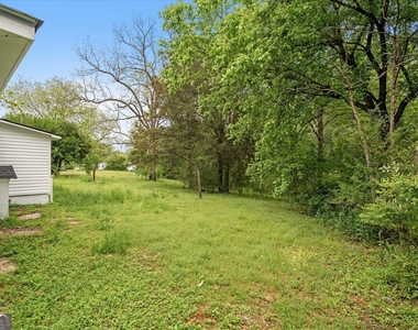 734 W College Street - Photo Thumbnail 3