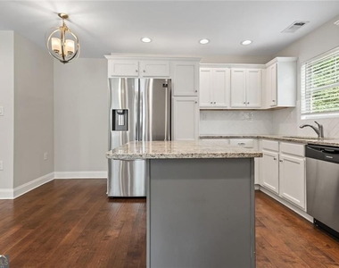 2952 Palm Drive - Photo Thumbnail 8
