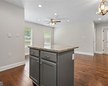 2952 Palm Drive - Photo Thumbnail 12