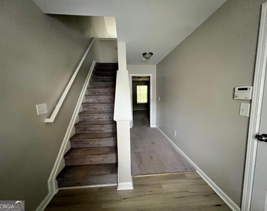 6877 Slate Stone Way Se - Photo Thumbnail 3
