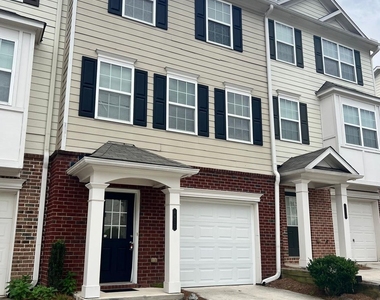 6877 Slate Stone Way Se - Photo Thumbnail 2