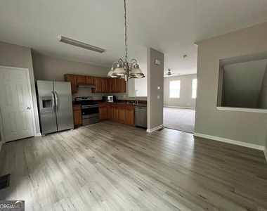 6877 Slate Stone Way Se - Photo Thumbnail 8