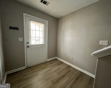 6877 Slate Stone Way Se - Photo Thumbnail 4