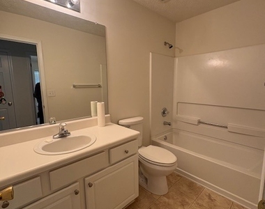 95 Saddlebrook Drive - Photo Thumbnail 4