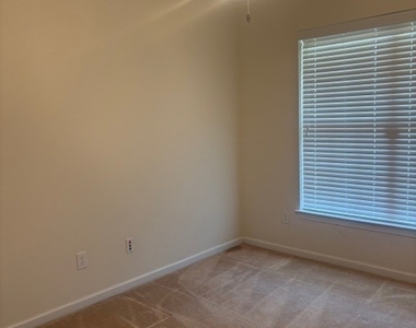 95 Saddlebrook Drive - Photo Thumbnail 3