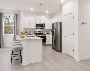 2017 Roseleigh Drive - Photo Thumbnail 3