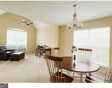 235 Turnbridge Circle - Photo Thumbnail 6