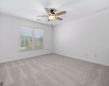 1475 Boomer Circle - Photo Thumbnail 39