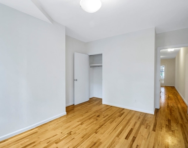 East 61st - Photo Thumbnail 5