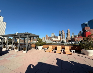 West 53rd Street - Photo Thumbnail 10