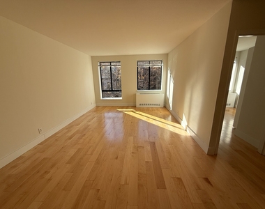 West 53rd Street - Photo Thumbnail 1