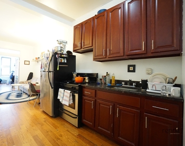 319 Jefferson Street - Photo Thumbnail 11