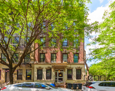 319 Jefferson Street - Photo Thumbnail 7