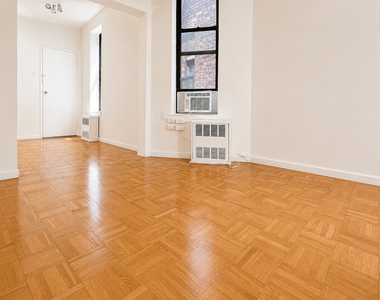 323A East 89th Street - Photo Thumbnail 4