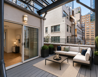 West 55th Street - Photo Thumbnail 3