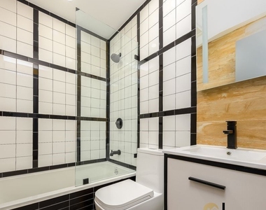 1014 Carroll Street - Photo Thumbnail 8