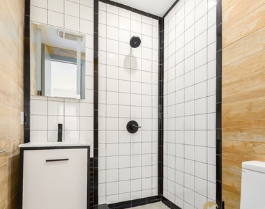 1014 Carroll Street - Photo Thumbnail 9