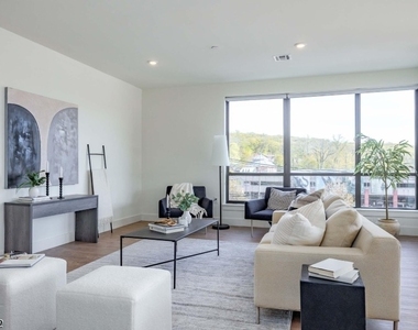 555 Northfield Ave - Photo Thumbnail 3
