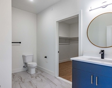555 Northfield Ave - Photo Thumbnail 27