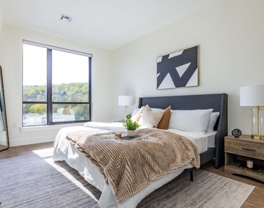 555 Northfield Ave - Photo Thumbnail 6