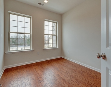 15 Braeburn Ct - Photo Thumbnail 11