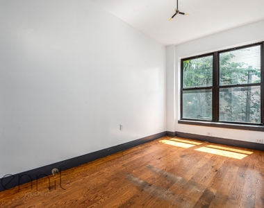 174 Knickerbocker Avenue - Photo Thumbnail 6