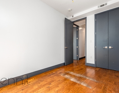 174 Knickerbocker Avenue - Photo Thumbnail 5