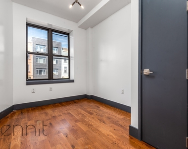 174 Knickerbocker Avenue - Photo Thumbnail 11