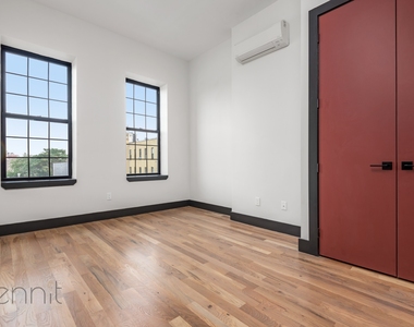 127 Thames Street - Photo Thumbnail 9
