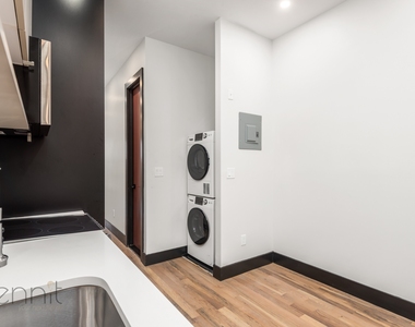 127 Thames Street - Photo Thumbnail 4