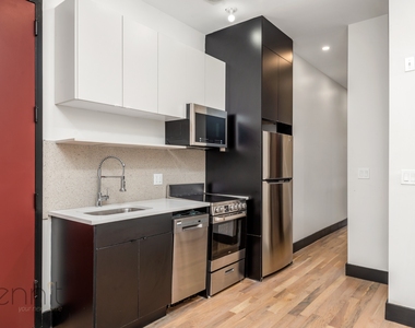 127 Thames Street - Photo Thumbnail 2