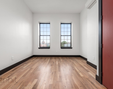 127 Thames Street - Photo Thumbnail 6