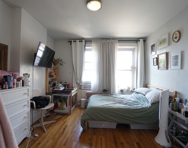 1354 Willoughby Avenue - Photo Thumbnail 5