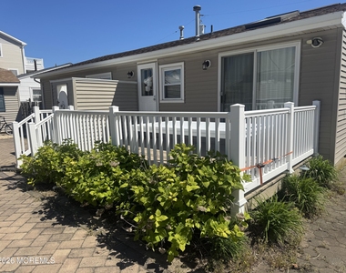 128 San Fernando Drive - Photo Thumbnail 11
