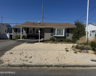 128 San Fernando Drive - Photo Thumbnail 10
