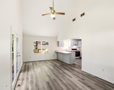 1305 Marshall Street - Photo Thumbnail 10