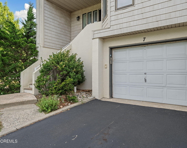 57 Bridgewaters Drive - Photo Thumbnail 6