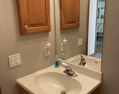 1000 13th Avenue - Photo Thumbnail 5