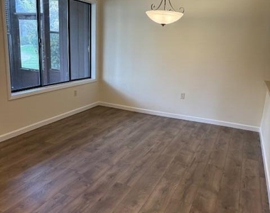 113 Amberly Drive - Photo Thumbnail 2