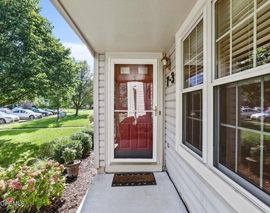 7 Stuart Drive - Photo Thumbnail 1