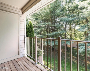 7 Stuart Drive - Photo Thumbnail 17