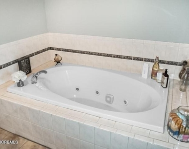 309 Holly Boulevard - Photo Thumbnail 19