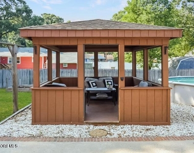 309 Holly Boulevard - Photo Thumbnail 32