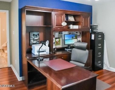309 Holly Boulevard - Photo Thumbnail 8