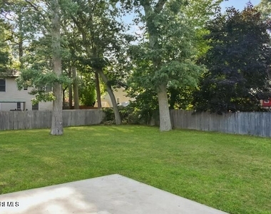 309 Holly Boulevard - Photo Thumbnail 36