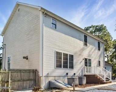 309 Holly Boulevard - Photo Thumbnail 30