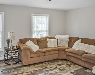 309 Holly Boulevard - Photo Thumbnail 5