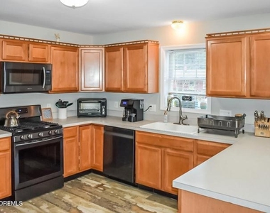309 Holly Boulevard - Photo Thumbnail 1
