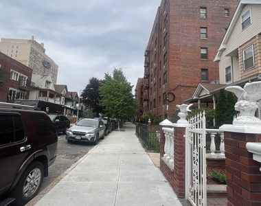 619 East 7 Street - Photo Thumbnail 21